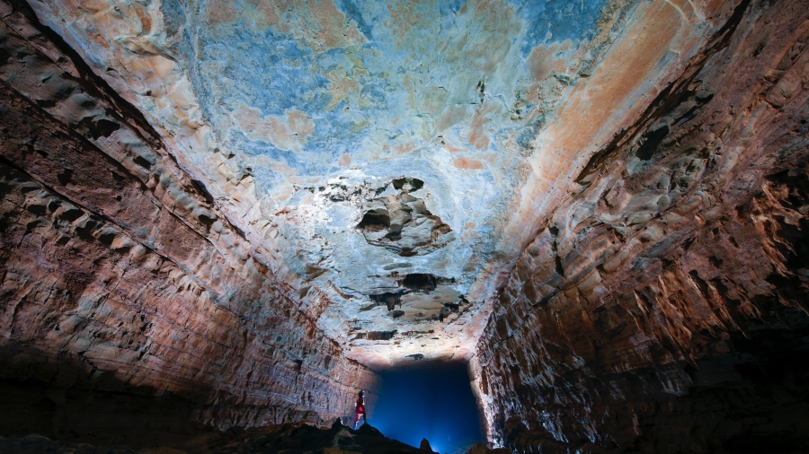 《洞·见初心 洞·见未来》探洞主题活动