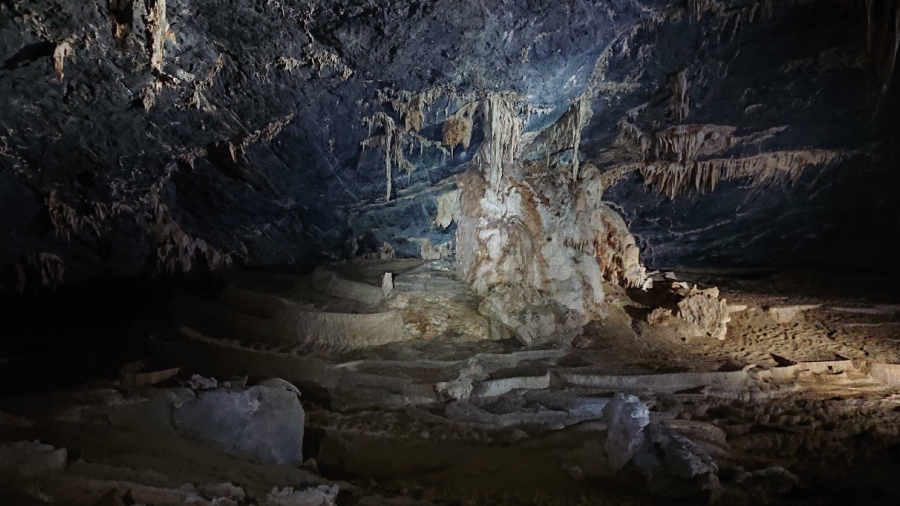 《洞·见初心 洞·见未来》探洞主题活动