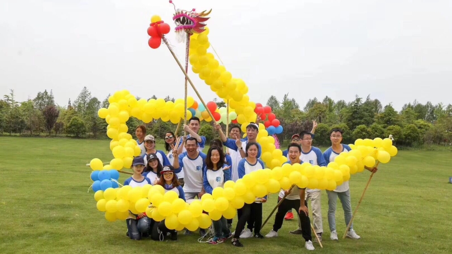 主题团建|泡泡龙之气球舞龙创意团建体验