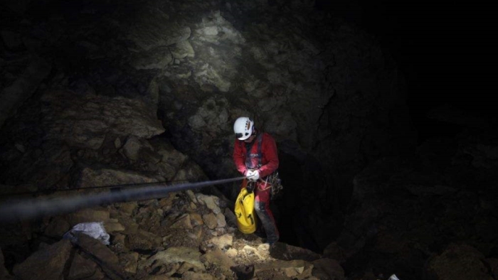 《洞·见初心 洞·见未来》探洞主题活动