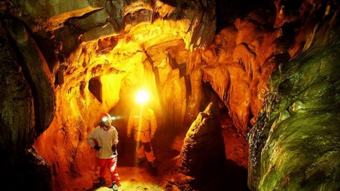 《洞·见初心 洞·见未来》探洞主题活动