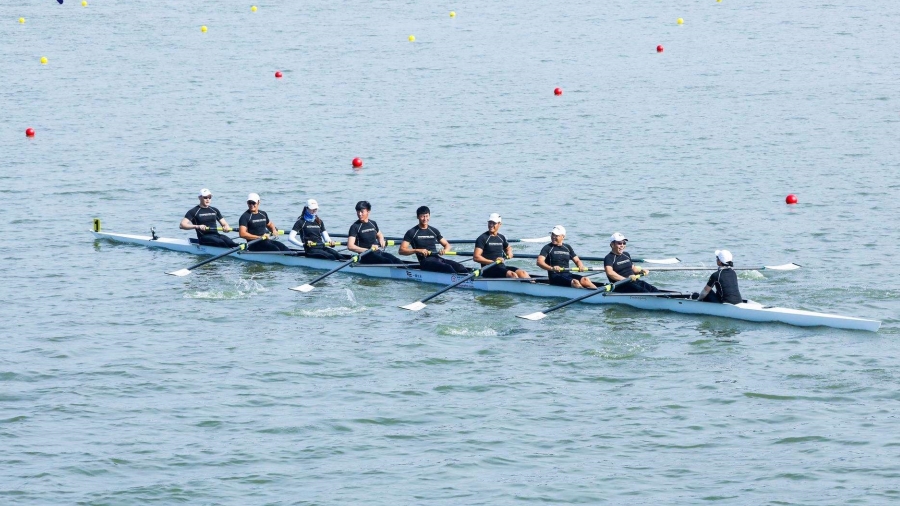 高端赛艇水上团建体验