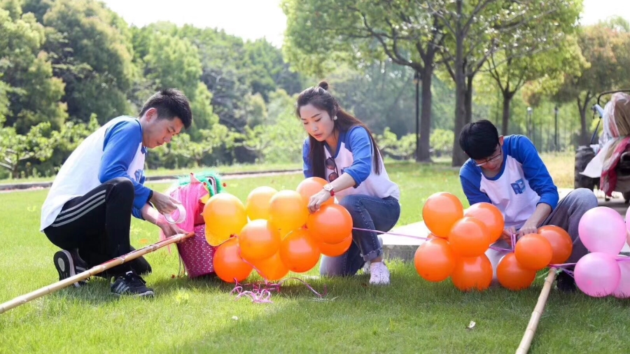 主题团建|泡泡龙之气球舞龙创意团建体验