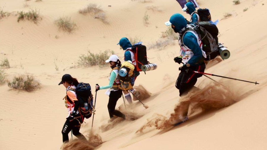 沙漠-用脚步丈量腾格里沙漠