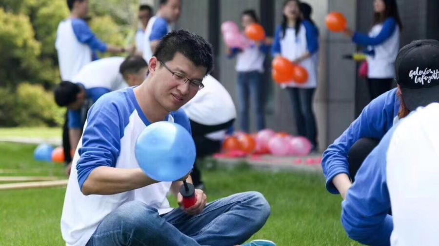 主题团建|泡泡龙之气球舞龙创意团建体验