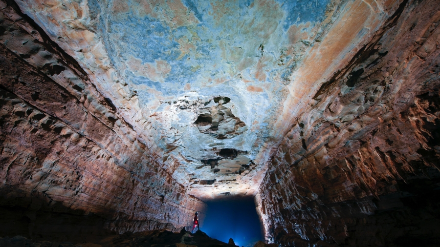 《洞·见初心 洞·见未来》探洞主题活动